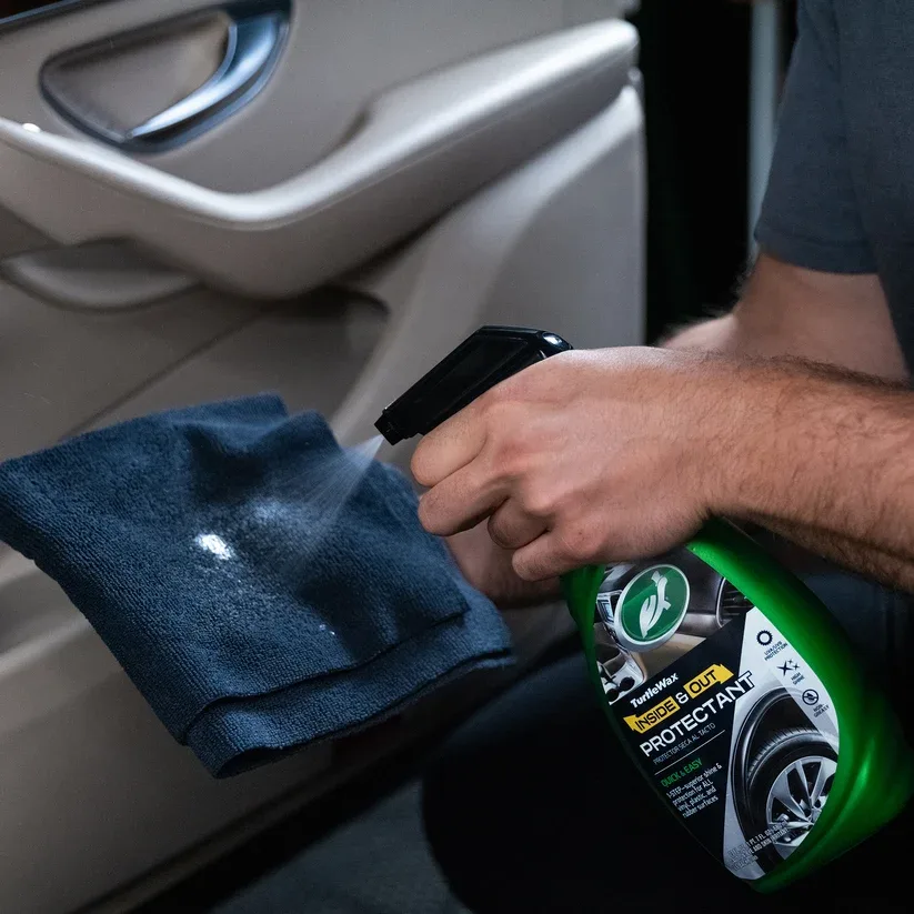 منظف و ملمع  للأسطح الداخلية و الخارجية Turtle Wax Inside & Out Protectant (صورة 3)